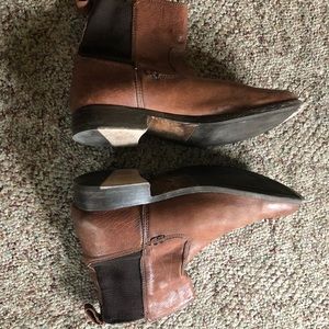 Frye - Molly Gore Short Boots - Women’s Size 7.5
